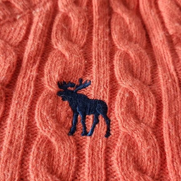 Abercrombie and Fitch braided sweater - Picture 2 of 4